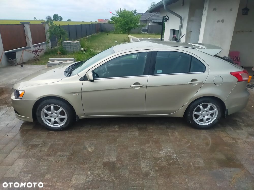 Mitsubishi Lancer 1.8 Intense - 13