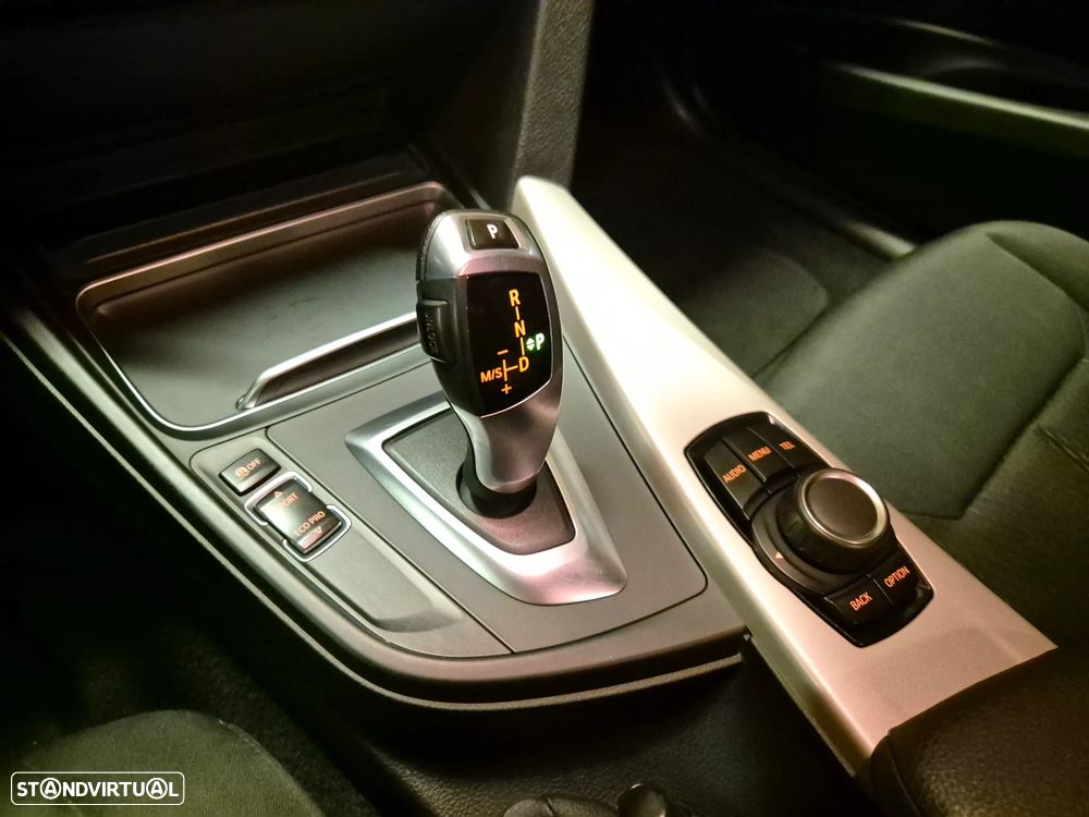 BMW 318 d Auto - 27