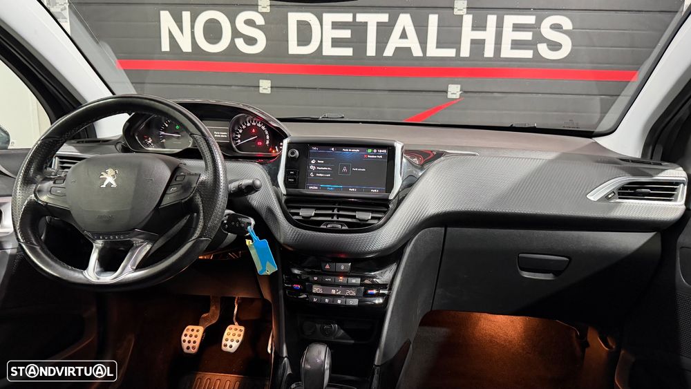 Peugeot 2008 1.2 PureTech Crossway - 17