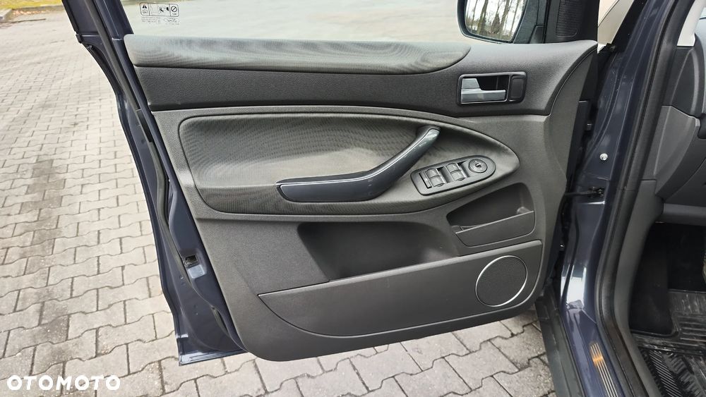 Ford Kuga 2.0 TDCi Titanium - 17