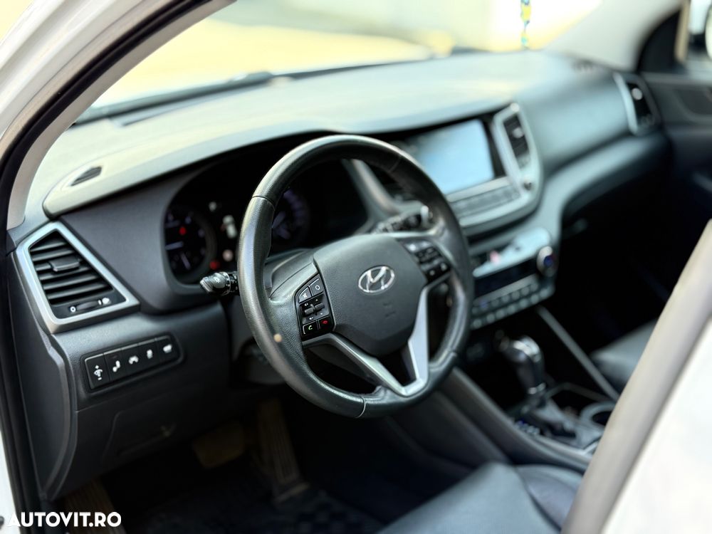 Hyundai Tucson 2.0 CRDI 4WD 6AT Luxury Pack+ - 12