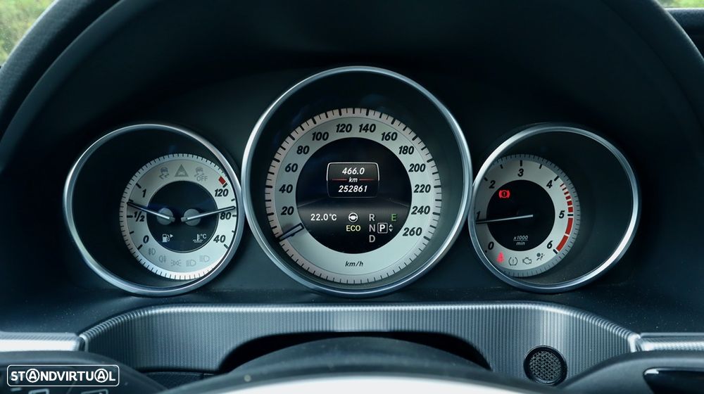Mercedes-Benz E 250 BlueTEC Avantgarde Auto. - 37