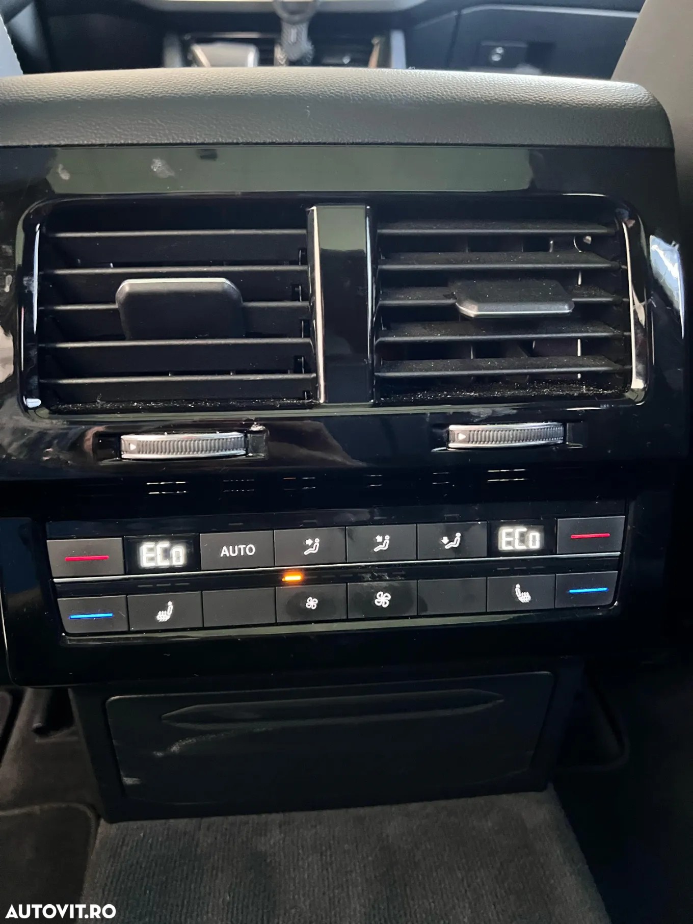 Volkswagen Touareg - 19