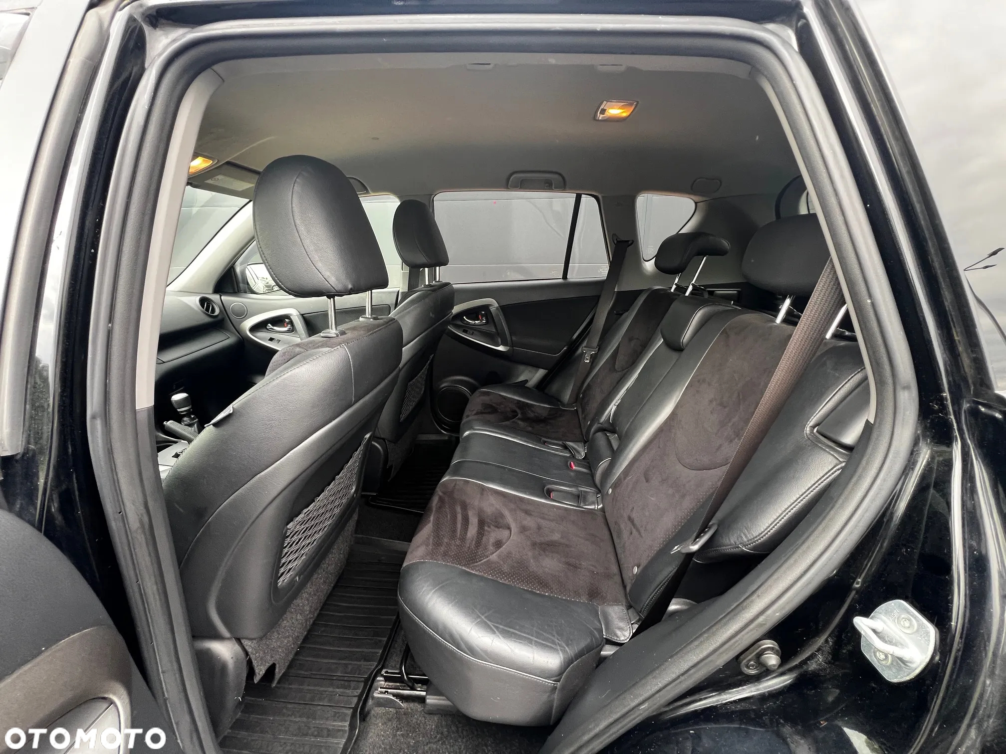 Toyota RAV4 - 12