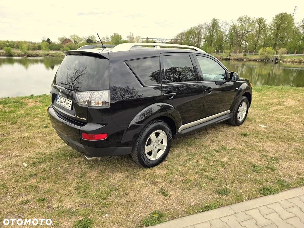 Mitsubishi Outlander 2.4 Intense - 16