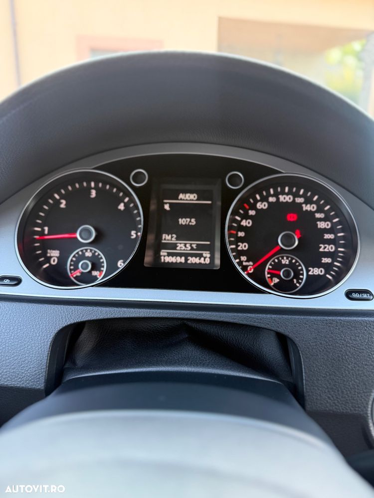 Volkswagen Passat 2.0TDI Sportline DPF - 12