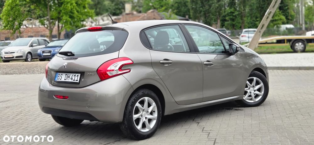 Peugeot 208 - 14