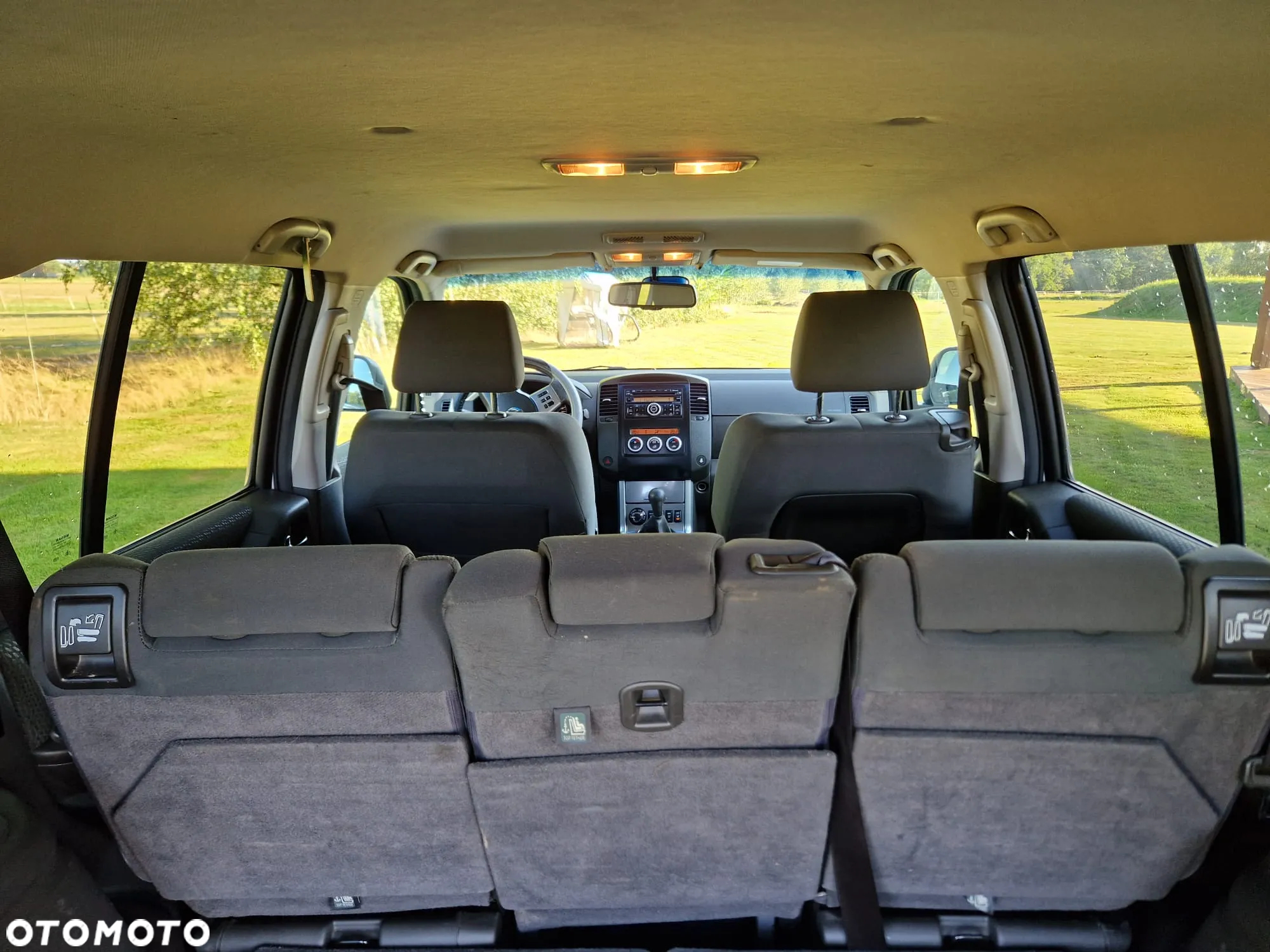 Nissan Pathfinder 2.5 D SE - 13
