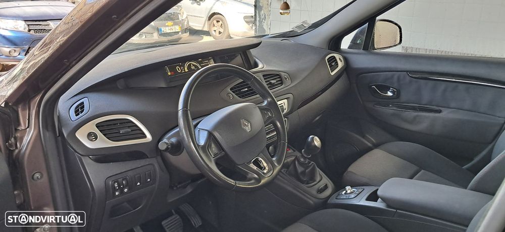Renault Mégane - 5