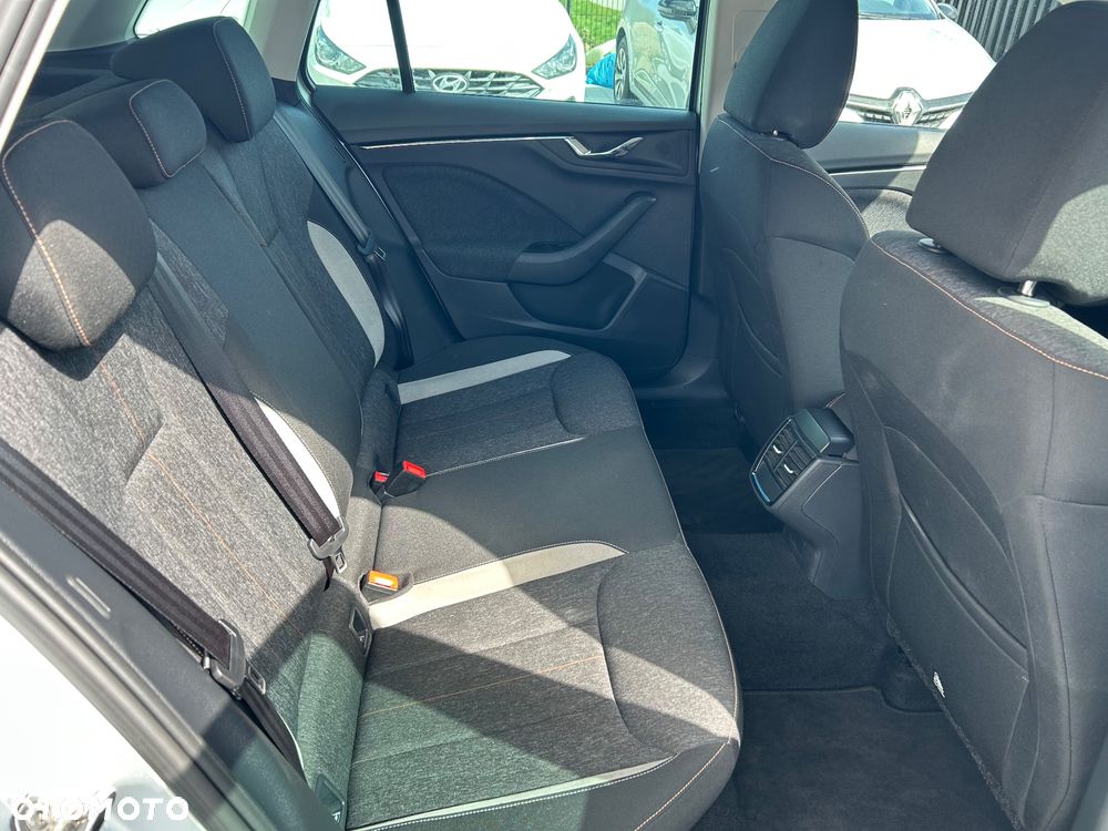 Skoda Kamiq 1.0 TSI Style DSG - 24