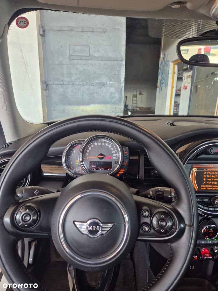 MINI Cooper Essential Trim - 14