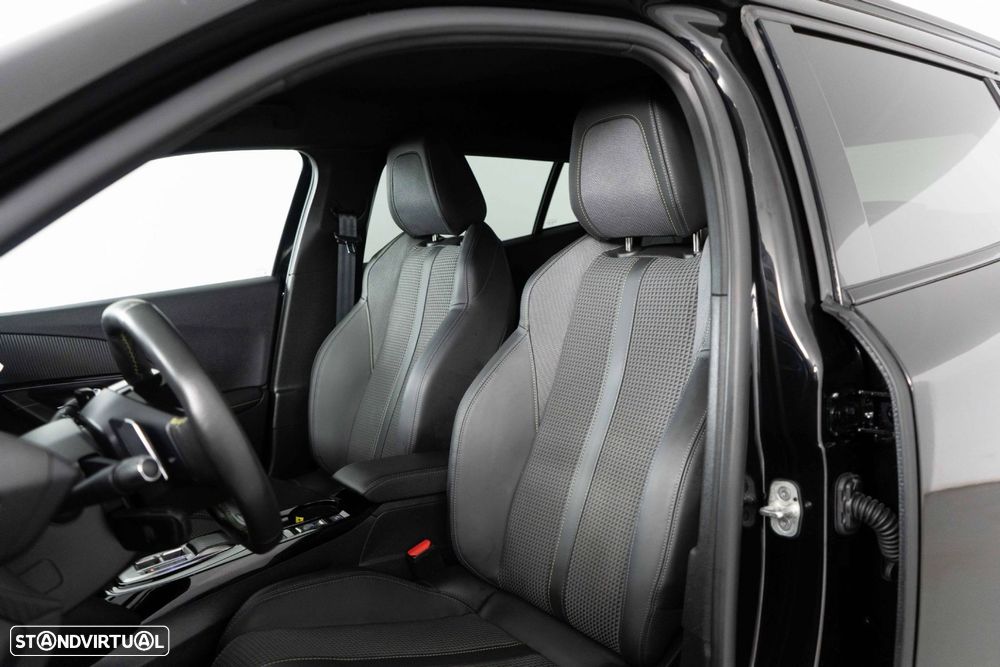 Peugeot 2008 1.2 PureTech GT EAT8 - 8
