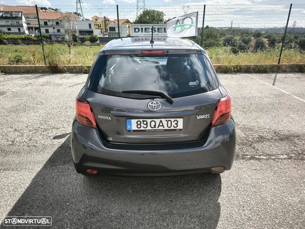 Toyota Yaris 1.4 D-4D ACtive+AC — fotografia 17
