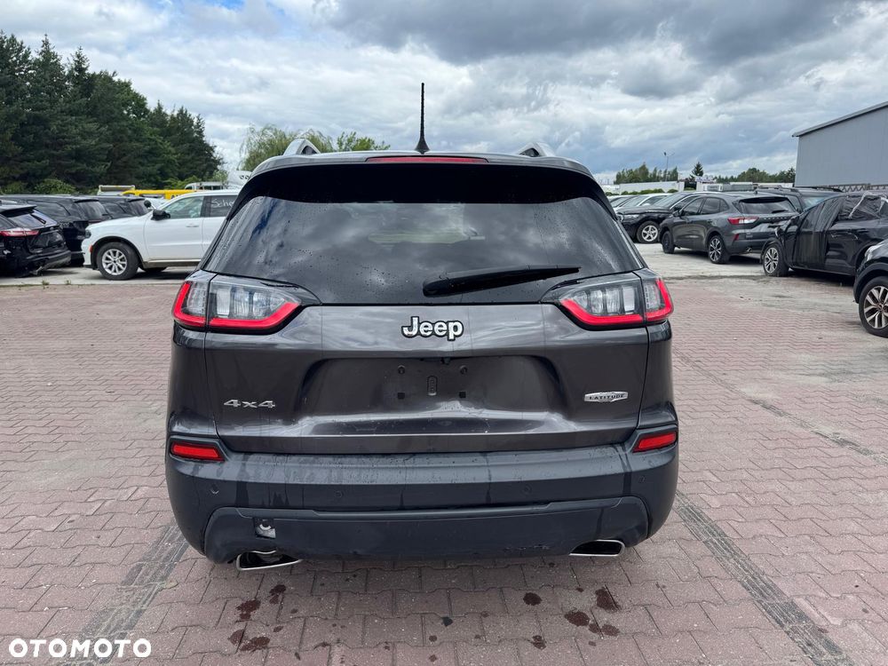 Jeep Cherokee - 4