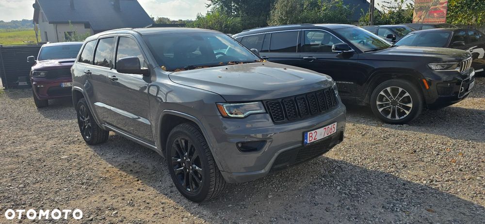 Jeep Grand Cherokee - 1