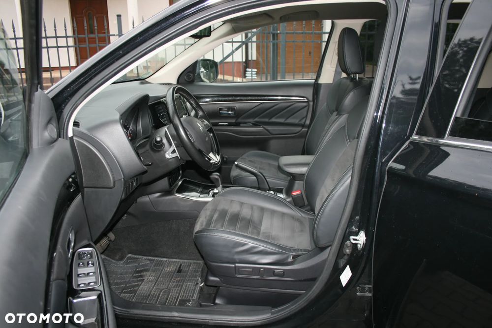 Mitsubishi Outlander 2.0 Intense 2WD CVT - 16