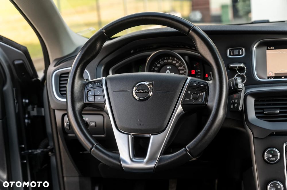 Volvo V40 D2 Momentum - 22