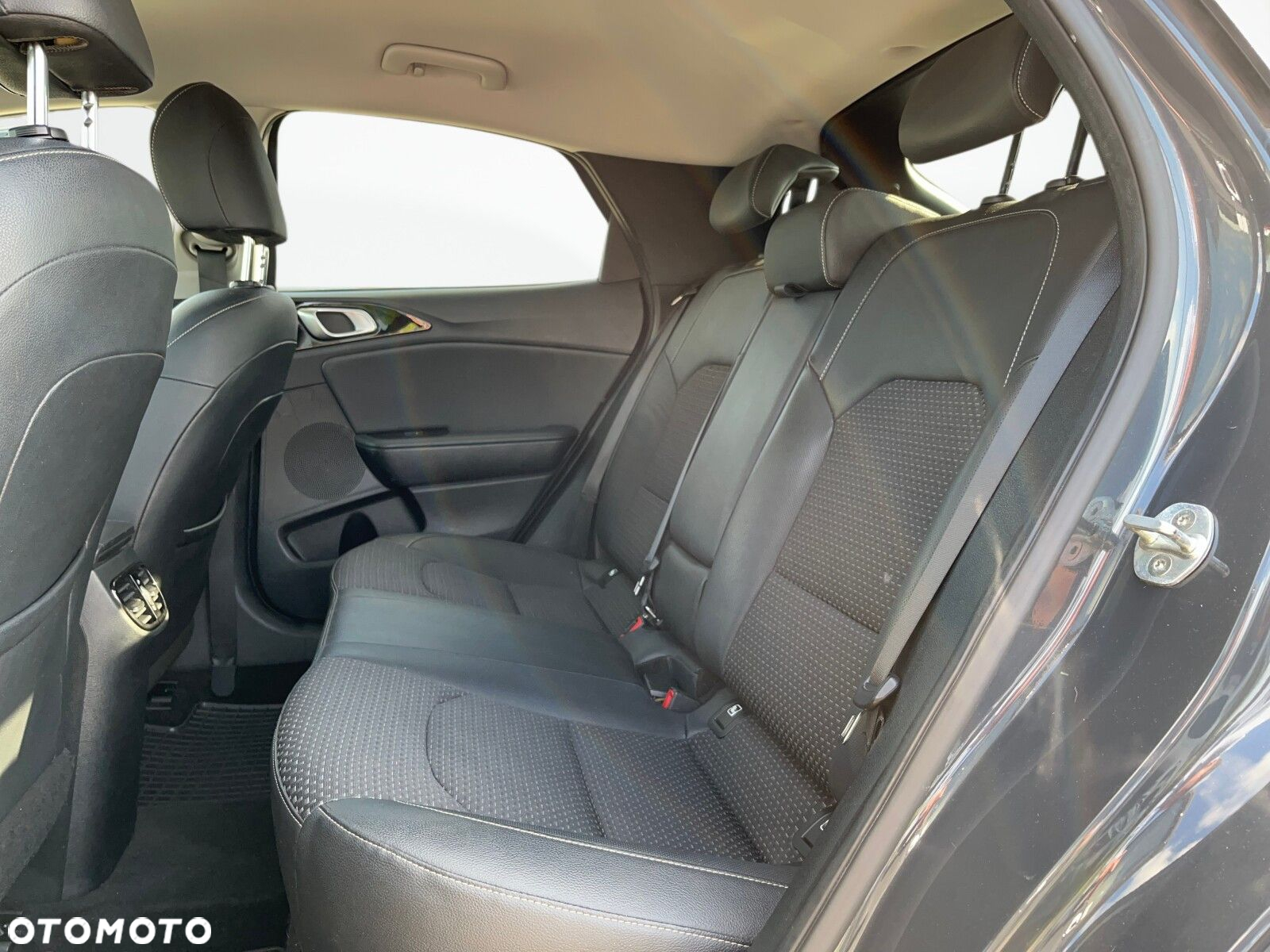 Kia XCeed - 14