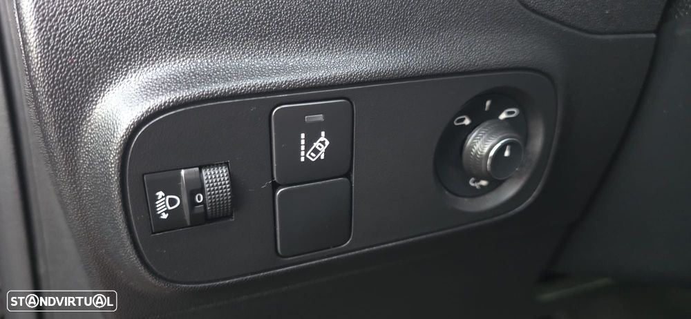 Citroën C3 1.2 PureTech Shine - 22