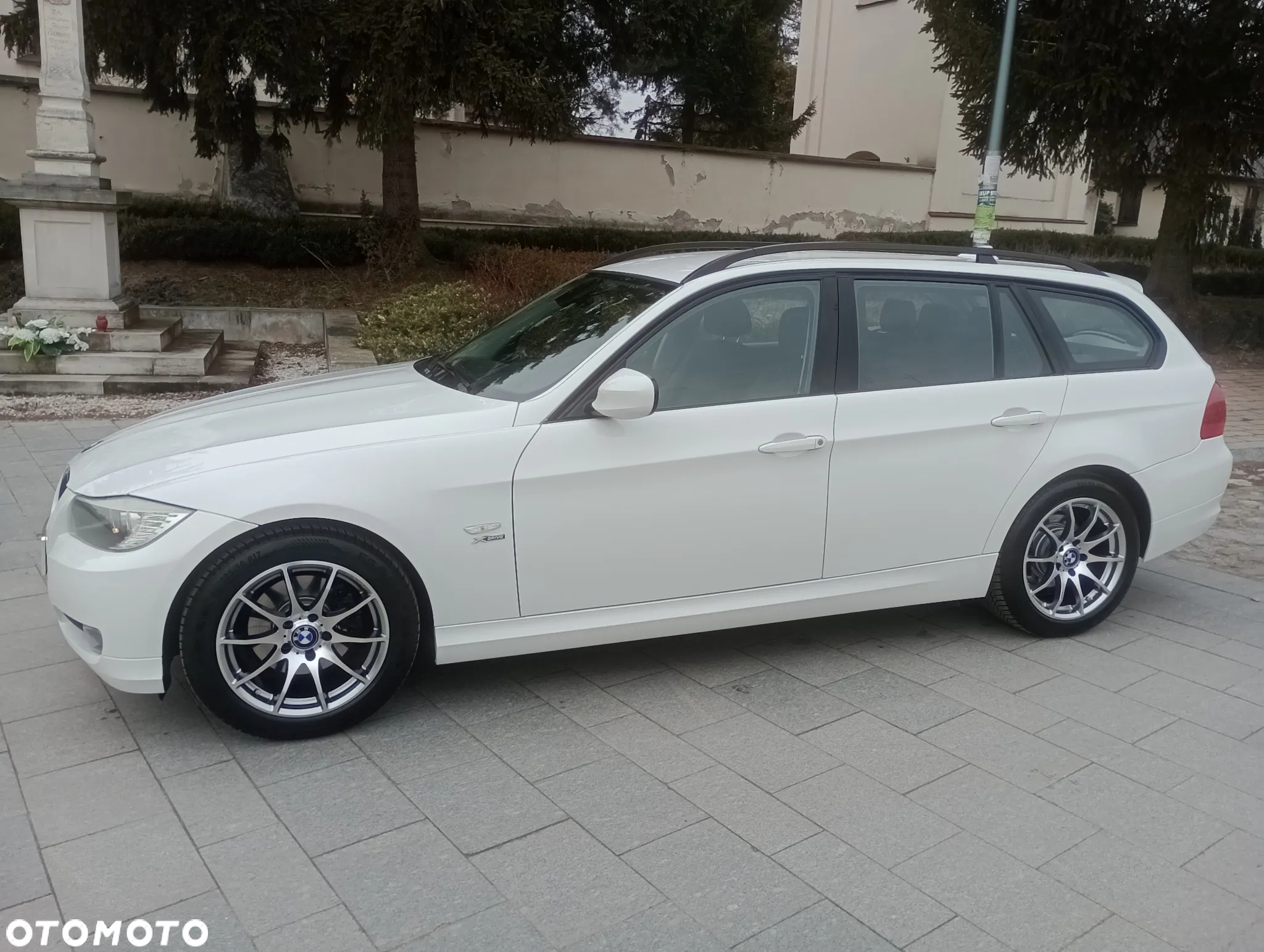 BMW Seria 3 320d xDrive DPF Touring - 6