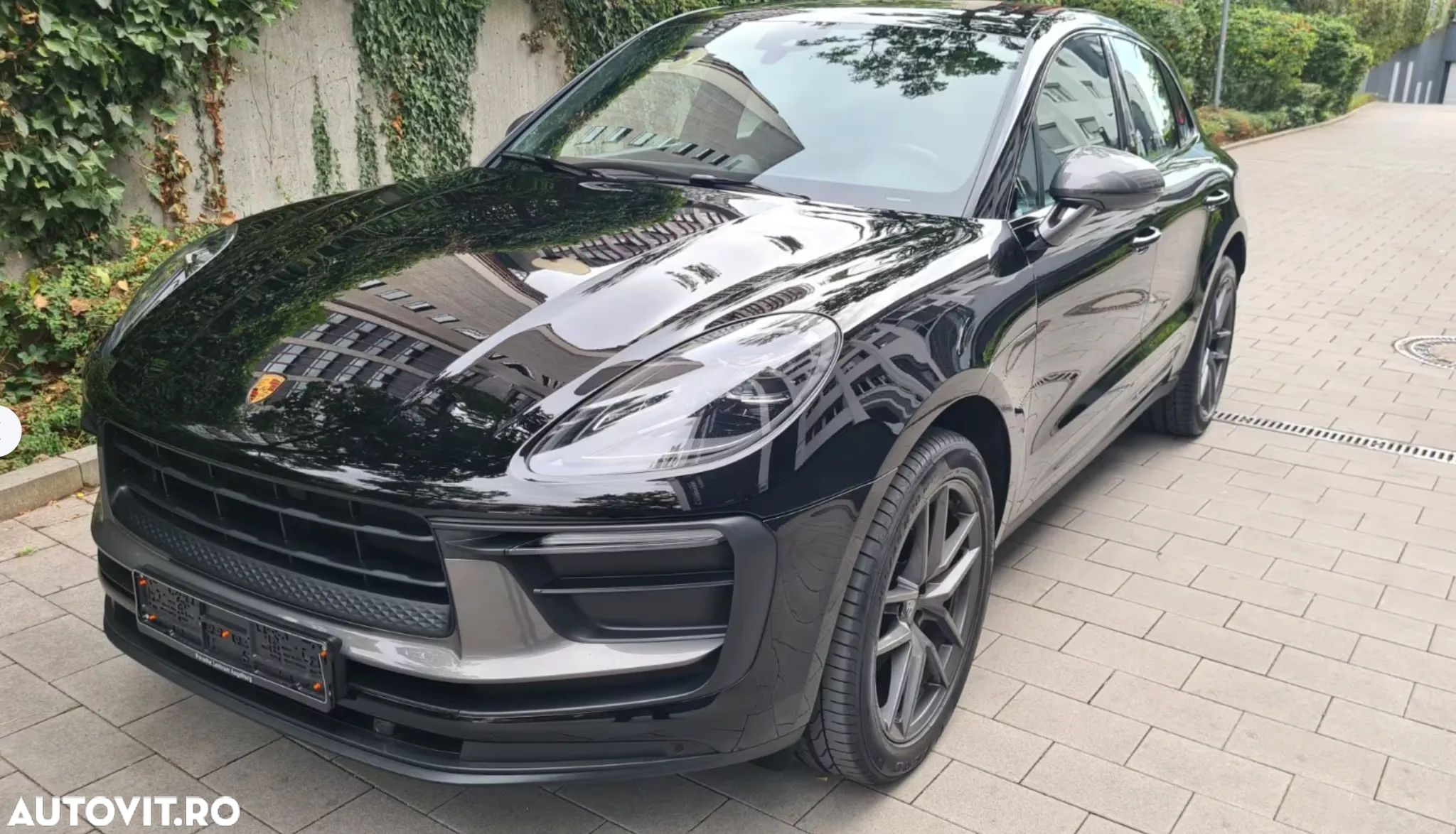 Porsche Macan T - 1