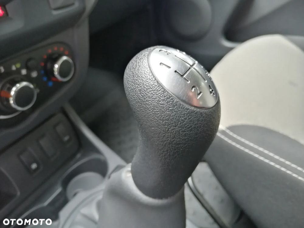 Dacia Duster 1.6 SCe S&S - 14