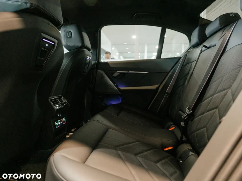 BMW Seria 5 530e PHEV - 13