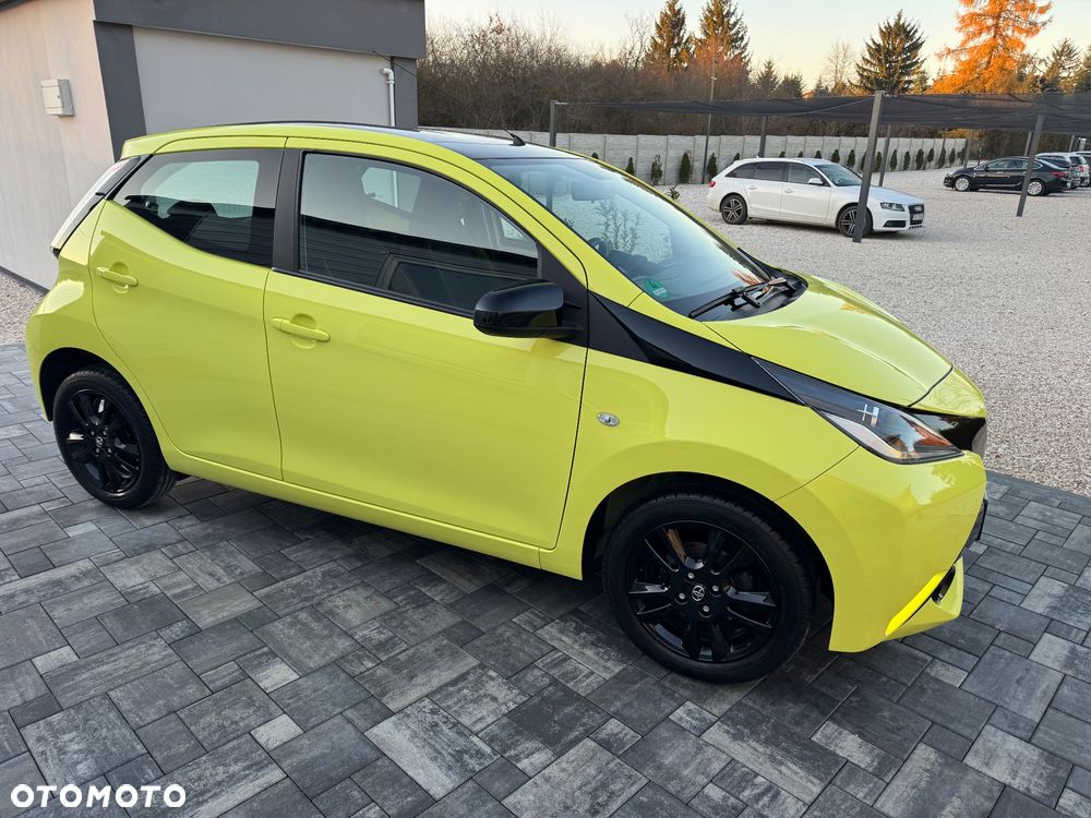 Toyota Aygo x mit x-business Paket - 19