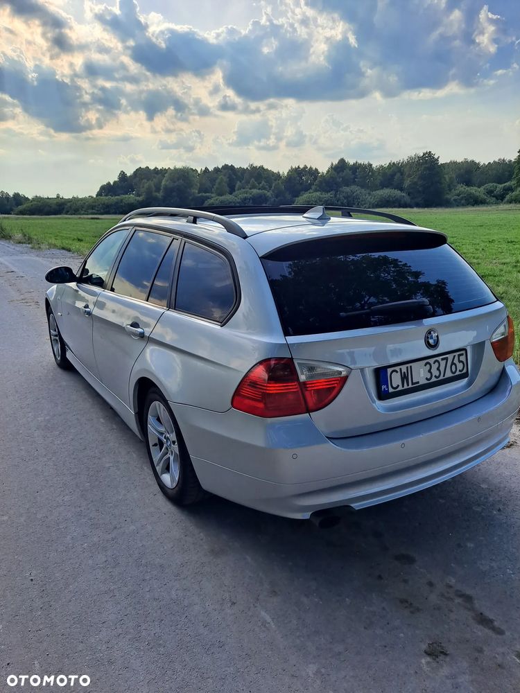 BMW Seria 3 320i - 11