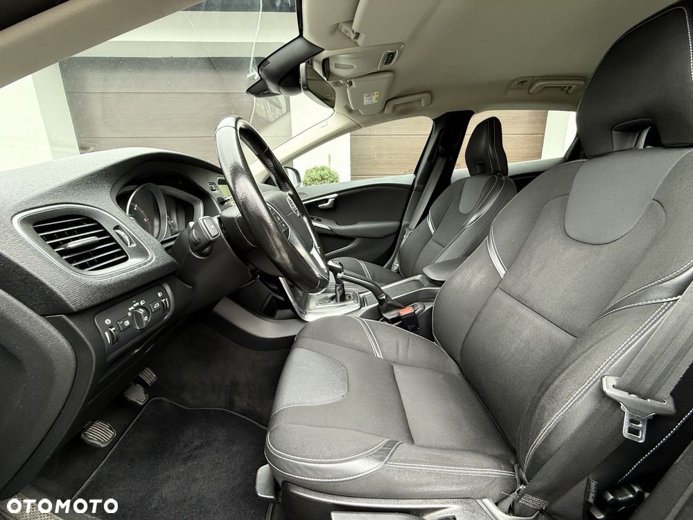 Volvo V40 D2 Drive-E Momentum - 14