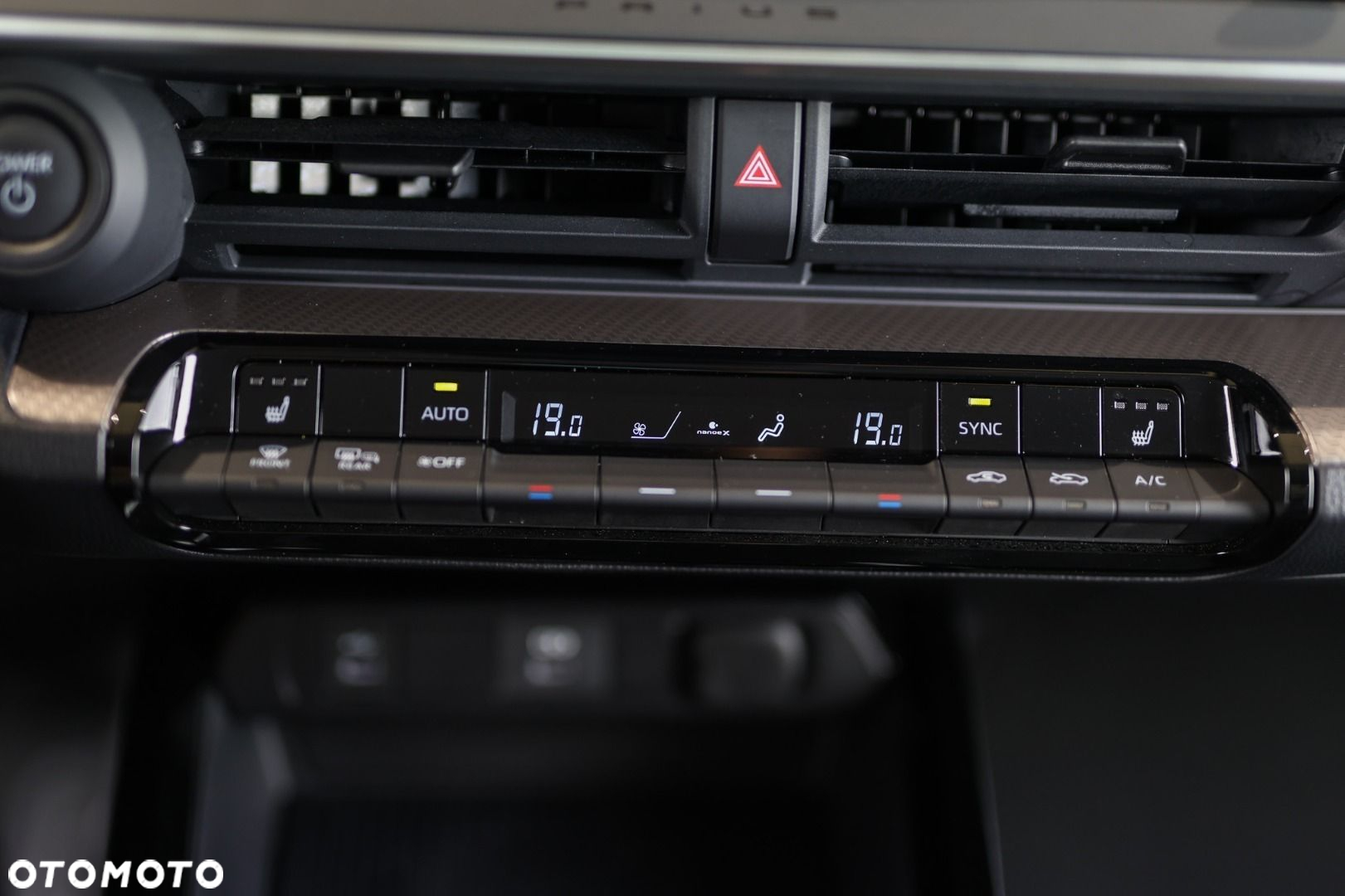 Toyota Prius - 22