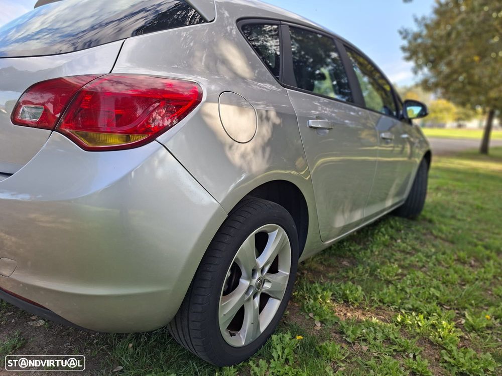 Opel Astra 1.4 Enjoy - 17