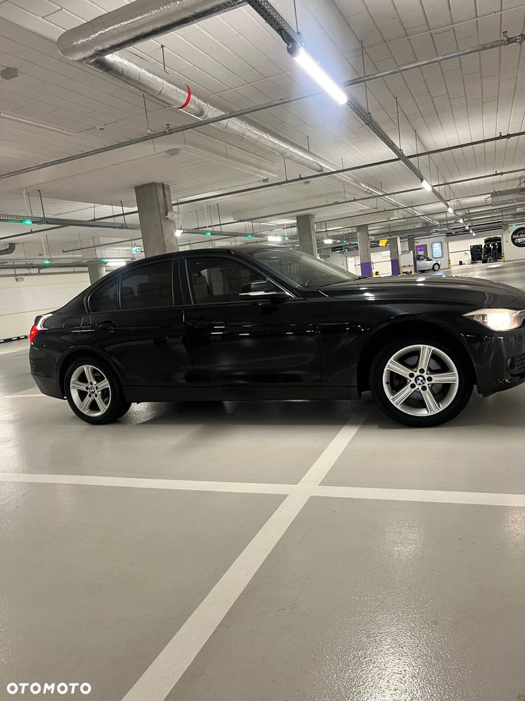 BMW Seria 3 328i xDrive - 5