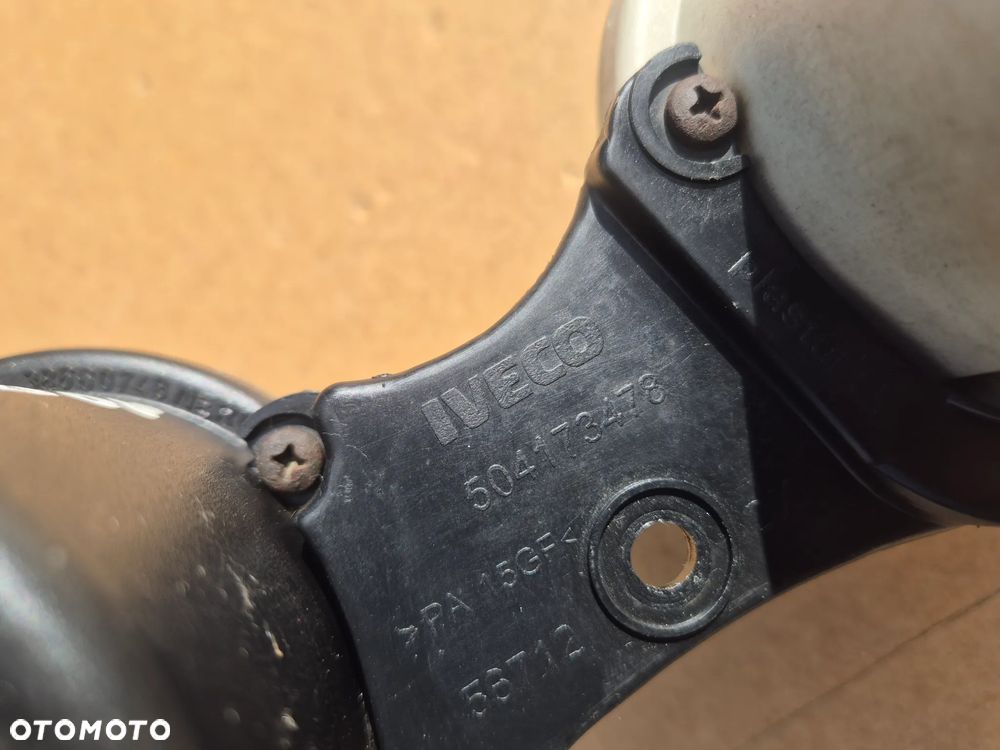 IVECO Stralis halogen prawy.OE.504173478. - 10