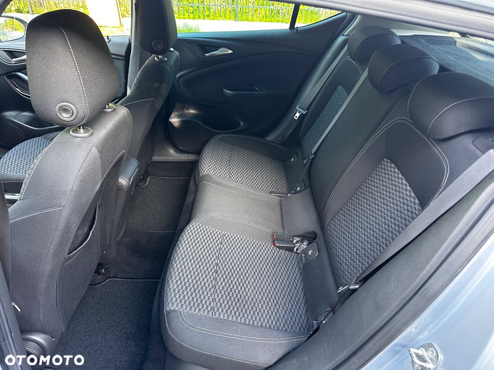Opel Astra 1.4 Turbo Business - 23