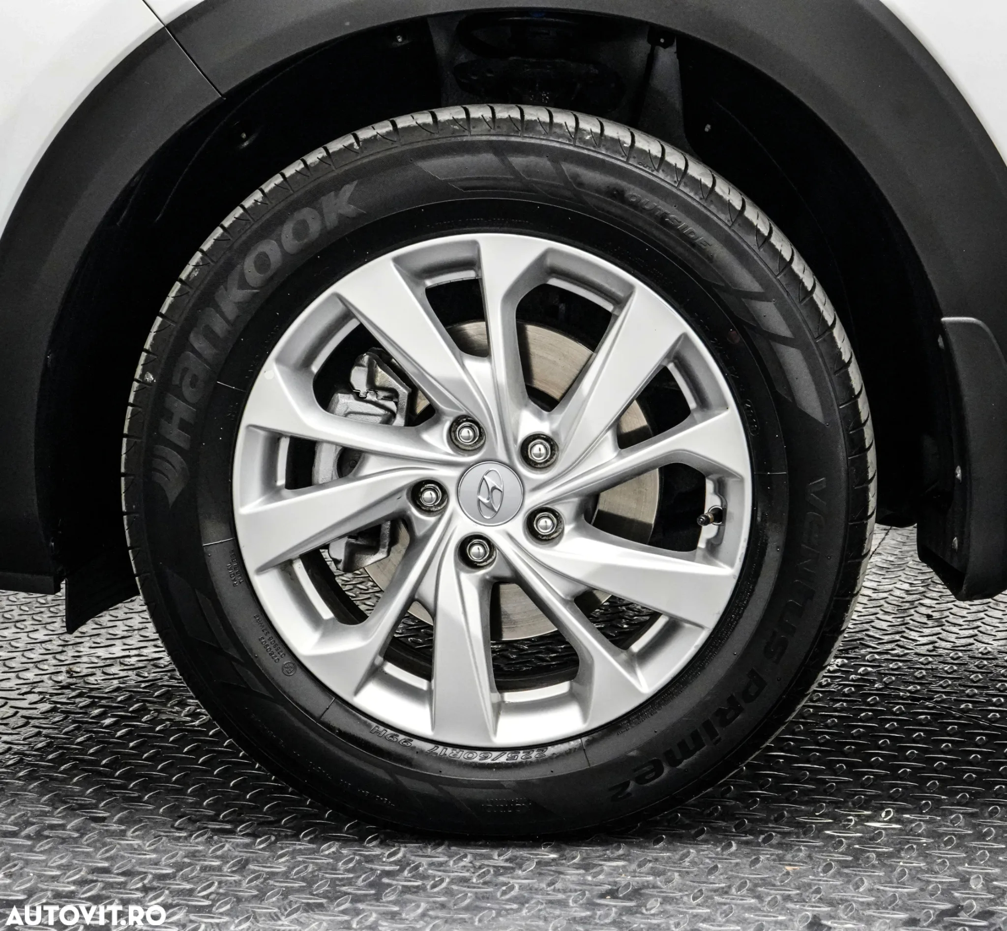 Hyundai Tucson 1.6 CRDi 4WD 6MT Premium - 23