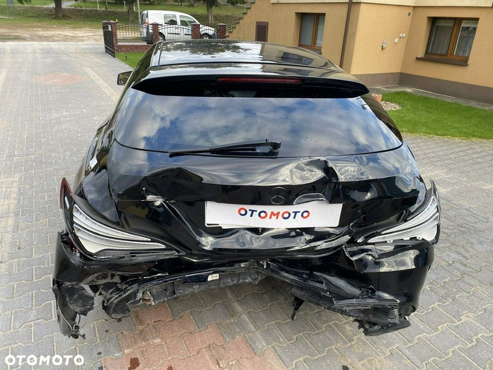 Mercedes-Benz CLA 180 7G-DCT - 7