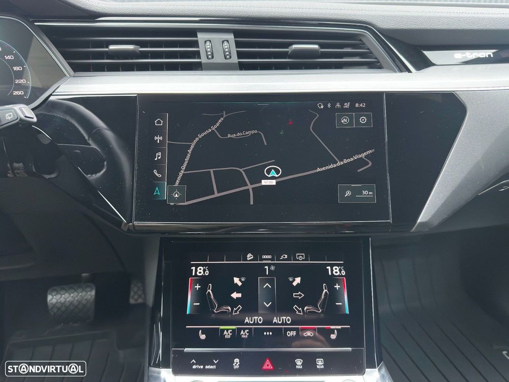Audi e-tron 55 quattro S line - 13