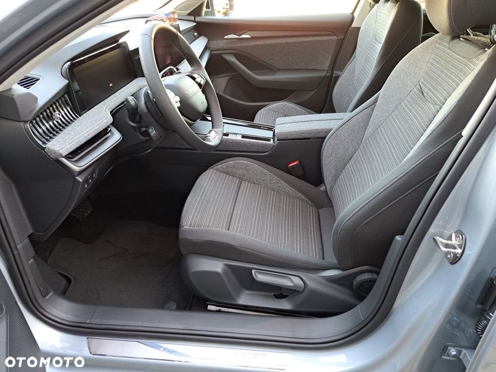 Skoda Superb 2.0 TSI Selection DSG - 9