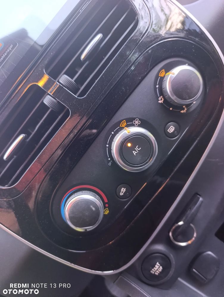 Renault Clio 1.2 16V 75 LIMITED - 26
