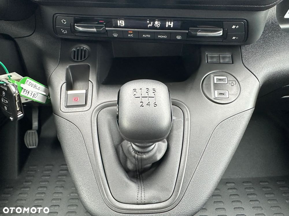 Fiat Doblo załogowy 5-osób - 21