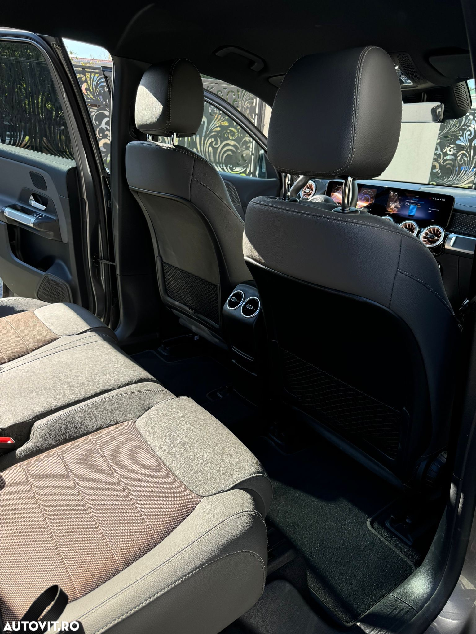 Mercedes-Benz EQB 300 4MATIC - 2