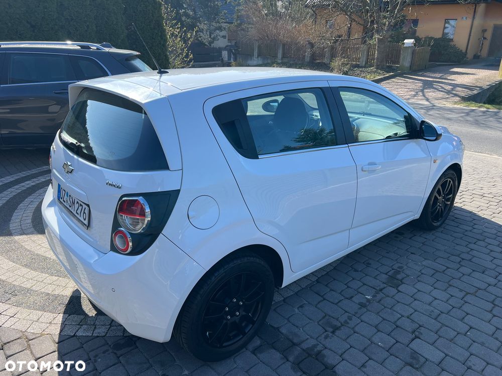 Chevrolet Aveo 1.6 LTZ - 10