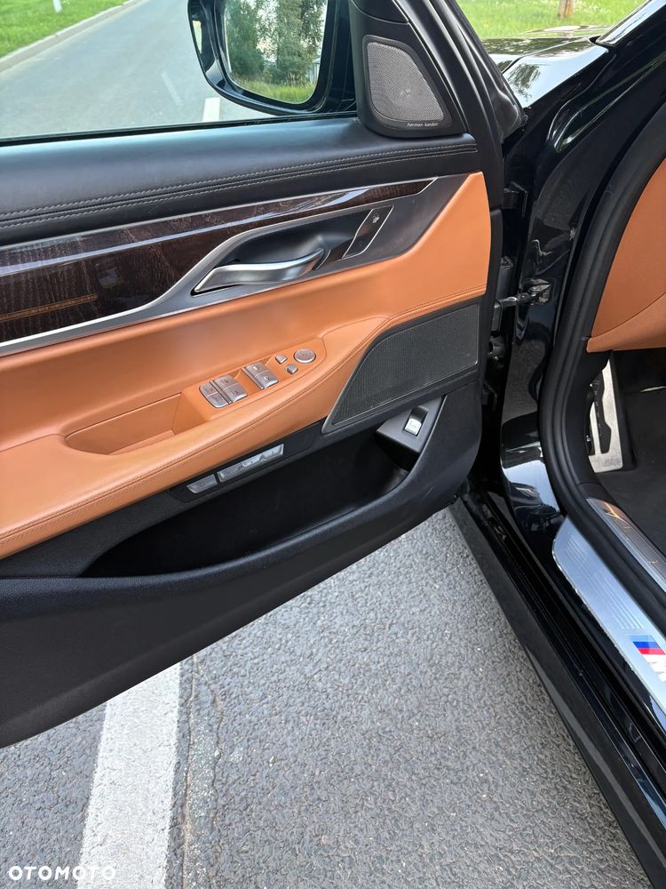 BMW Seria 7 740Li - 13