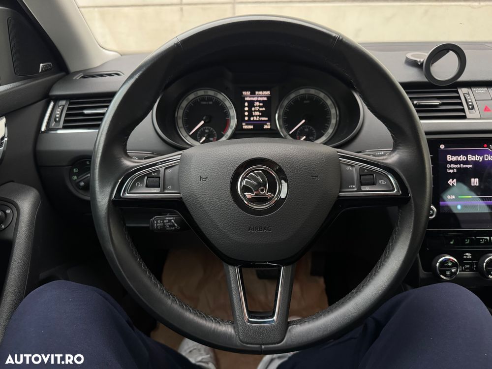 Skoda Octavia 2.0 TDI DSG Style - 4