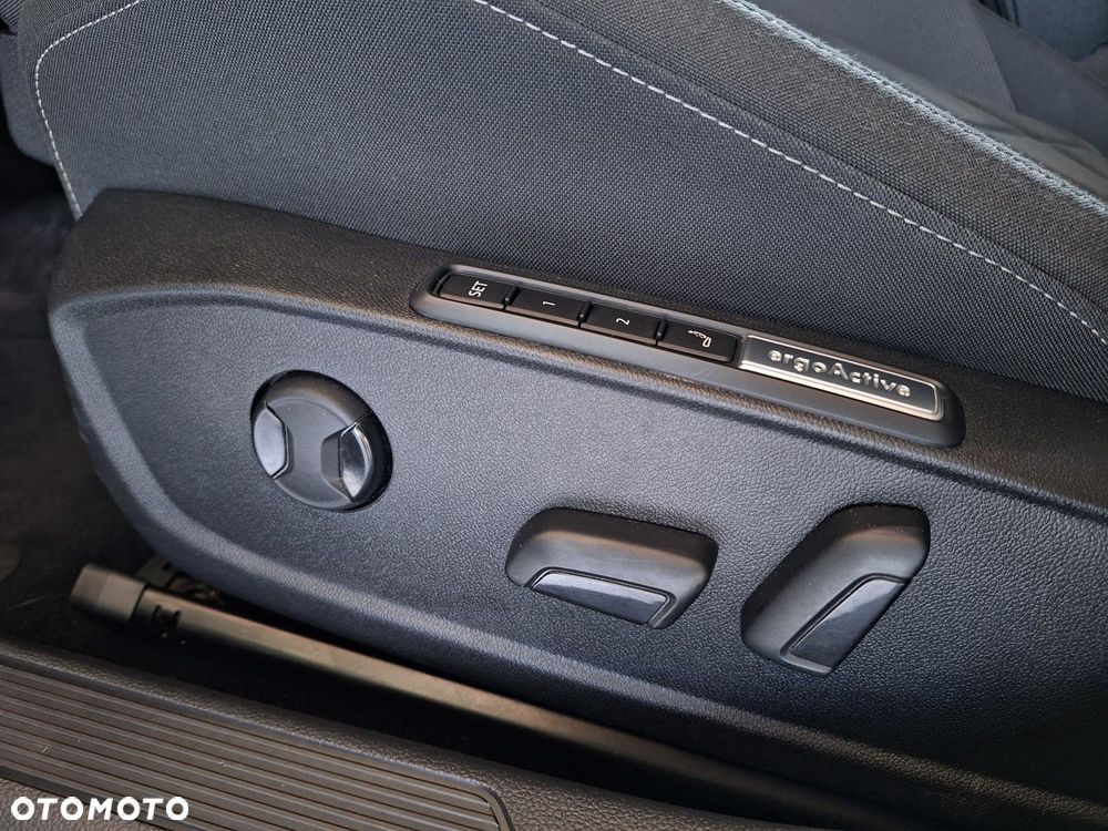 Volkswagen Golf - 18