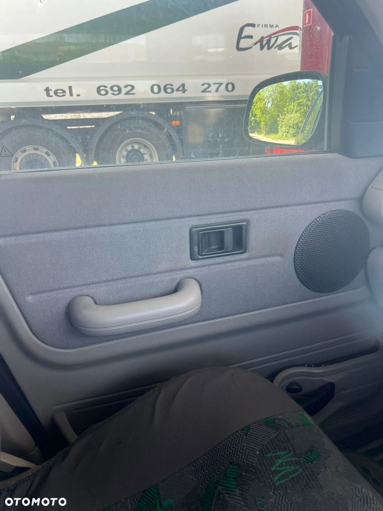 Land Rover Freelander 2.0 D - 9
