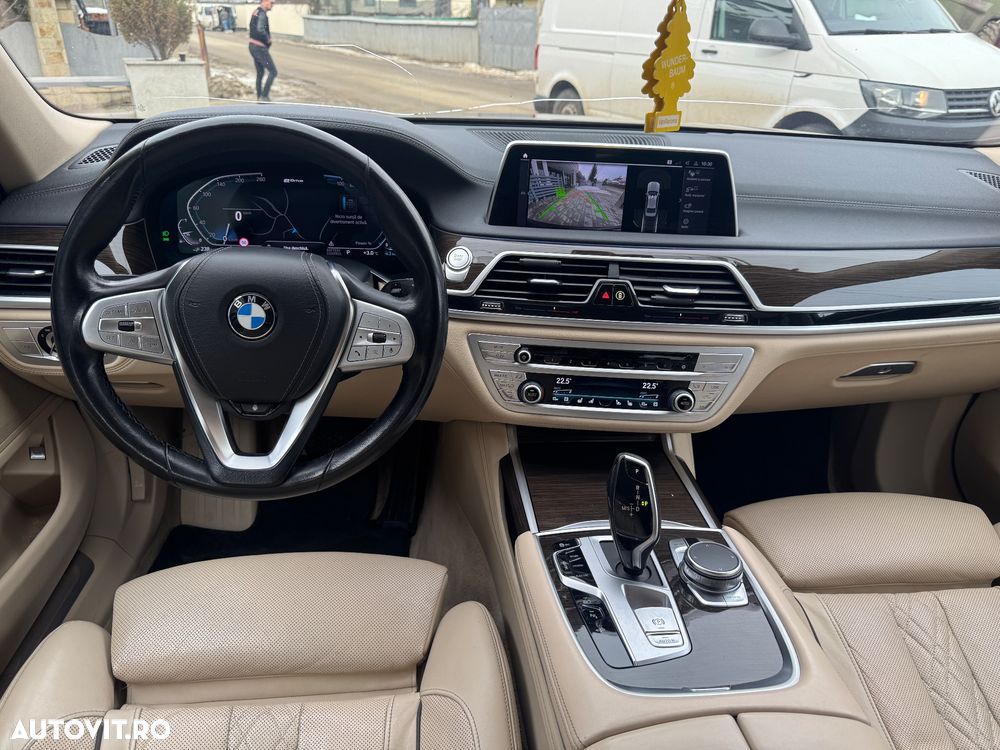 BMW Seria 7 745e - 7