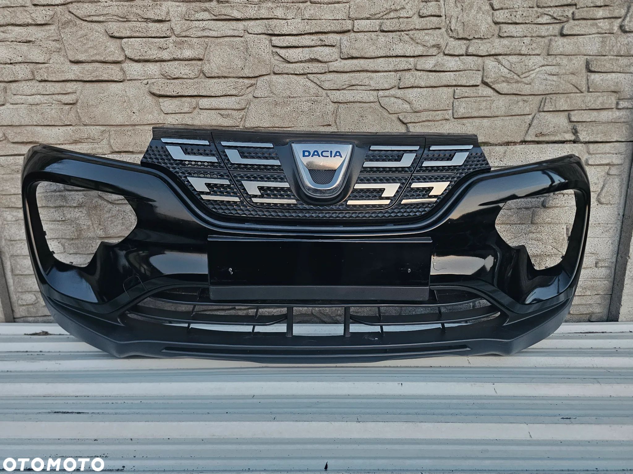 Dacia Spring    zderzak przod - 1
