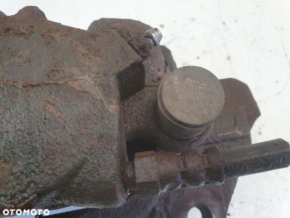 Volvo S60 II XC60 I PRZEDNI ZACISK HAMULCOWY Prawy przód PASAŻERA 31423312 - 3